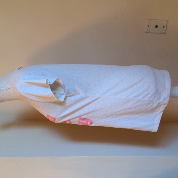 Custom cut Tee - Picture 5 of 8